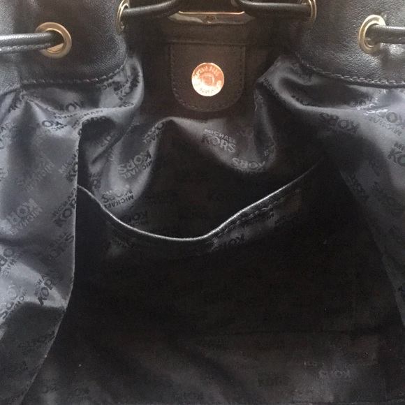 Michael Kors Tote 😍 - Picture 6 of 8